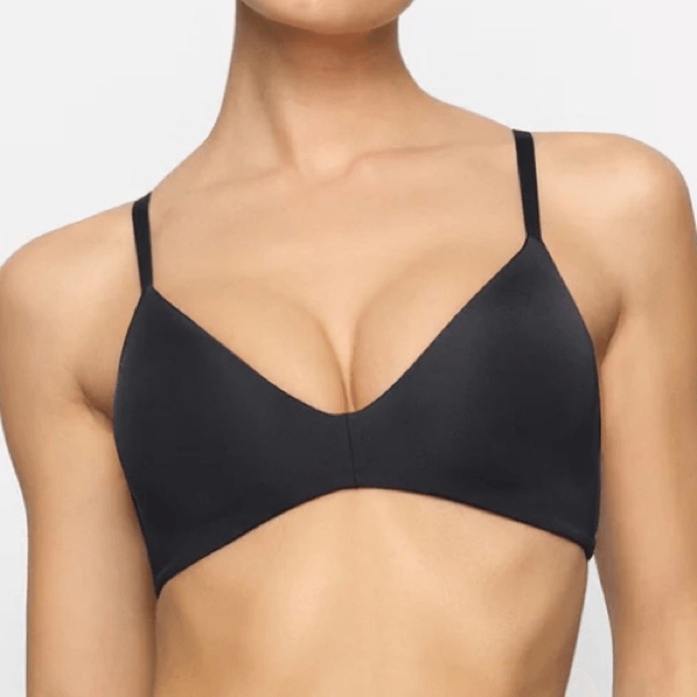 SKIMS Wireless Form Lightly Lined Bra Onyx Black Size 42DDD